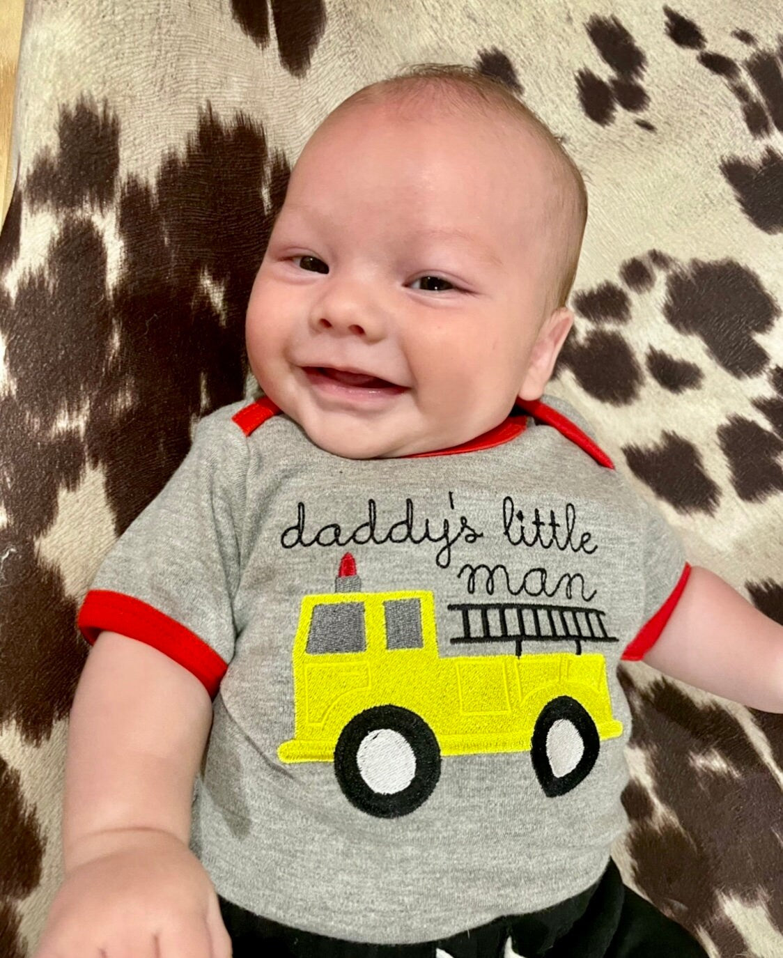 Daddy's Little Man / Boy Onesie / Personalized Boy Tee / Boy Clothes / Baby Clothes / Firetruck Outfit