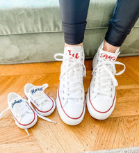 Embroidered baby Converse. Personalized Converse for Toddlers. Flower Girl Converse. Baby Shoes, Personalized toddler shoes.