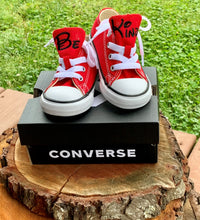 Embroidered baby Converse. Personalized Converse for Toddlers. Flower Girl Converse. Baby Shoes, Personalized toddler shoes.